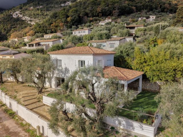 EXCLUSIVITE TOURRETTES SUR LOUP Maison vue mer panoramiq