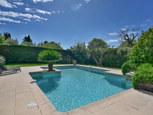 VENDUE Exclusivité Tourrettes sur Loup Villa avec piscine. Calme absolu et à pieds du village