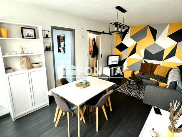 Exclusivité trés beau t2 meublé avec balcon parking et cave
