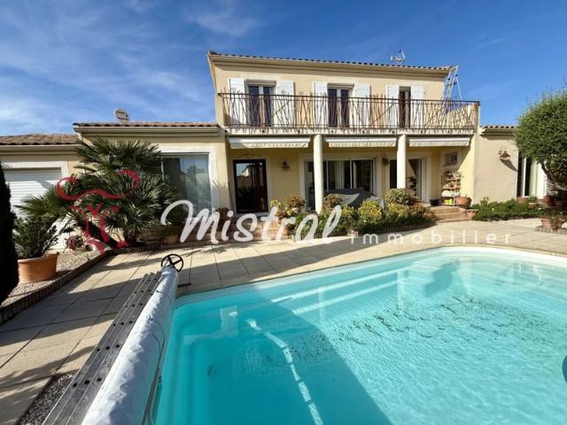 EXCLUSIVITE* VENTE VILLA 4 CHAMBRES AVEC GARAGE ET PISC