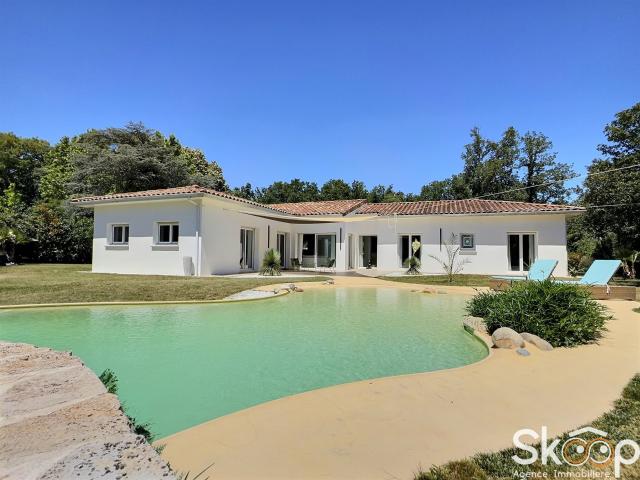Exclusivité Vente Villa Plain Pied 5 Pieces Avec Piscine 3. 192m² Cugnaux