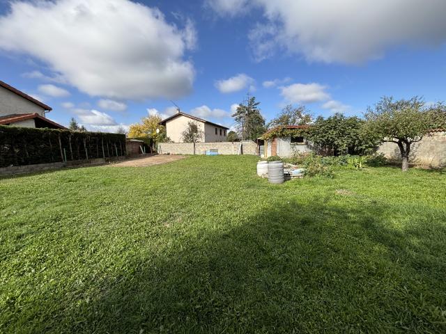 EXCLUSIVITE: VEAUCHE BEAU TERRAIN PLAT