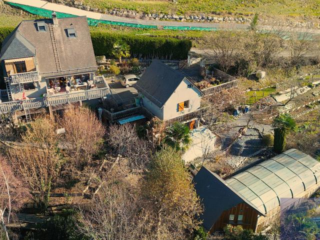 EXCLUSIVITÉ VERSANT HAUTACAM MAISON DE CARACTÈRE AVEC DÉPENDANCE ET PISCINE !