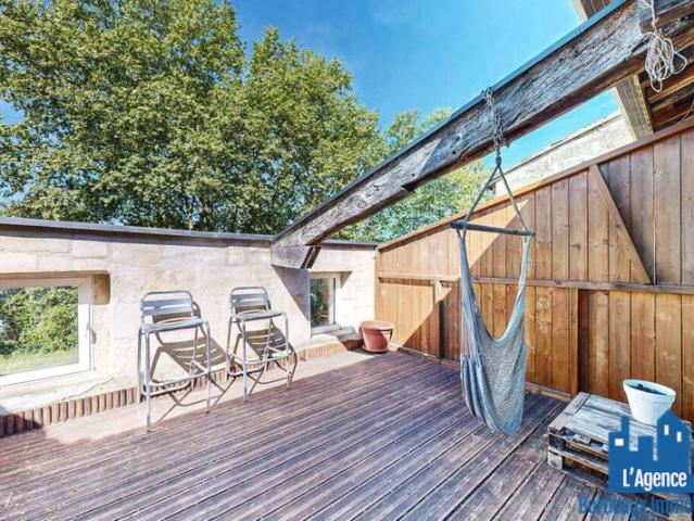 EXCLUSIVITÉ ! VIEUX LORMONT MAISON DE VILLE 4 PIECES 105 m2 AVEC TERRASSE 20 m2 ET GARAGE. Sophie LE CORDIER O6 84 17 85 21