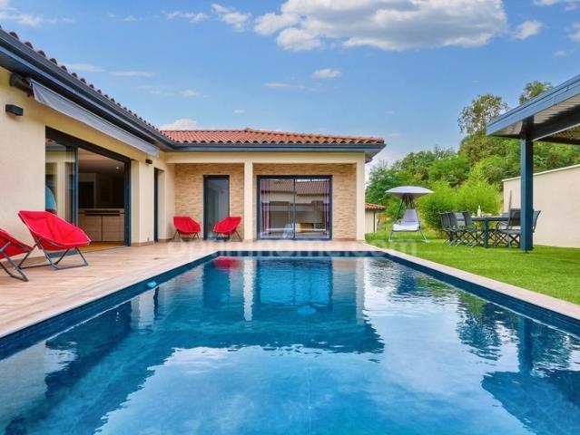 EXCLUSIVITE Vienne, villa contemporaine aux prestations haut de gamme