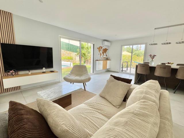 EXCLUSIVITE VILLA 4P RECENTE GARAGE ET PISCINE