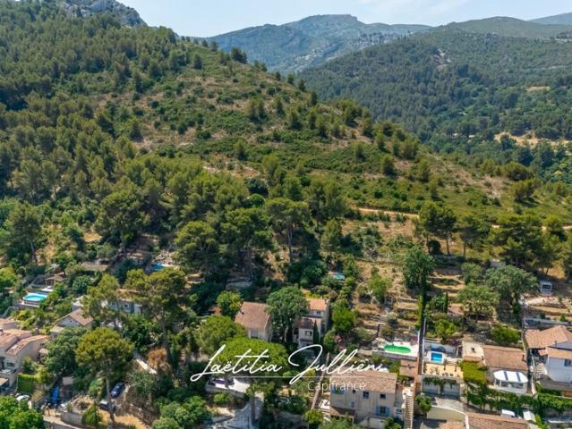 EXCLUSIVITÉ – Villa T5 de 117 m² avec piscine, vue panoramique et espace indépendant – Marseille 11ème La Barasse
