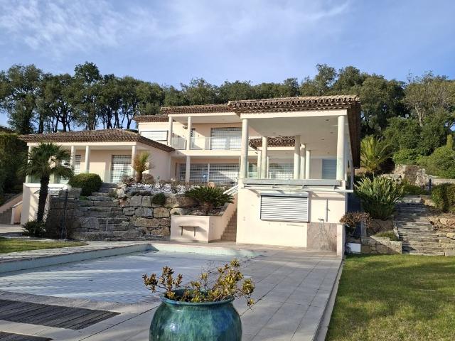 Exclusivité: Villa + Terrain à bâtir 200m² Sainte Maxime