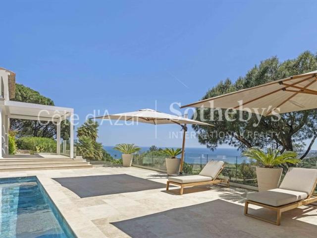 Exclusivité villa contemporaine avec vue mer, proche plage d. 225m² Sainte Maxime