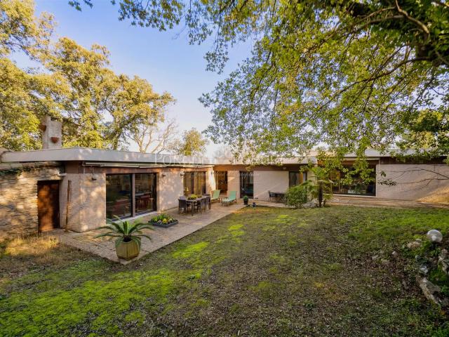 Exclusivité Villa d’architecte de 260 m² sur parcelle de 1 7. 260m² Castelnau le Lez