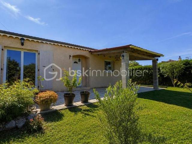 EXCLUSIVITÉ – Villa de plain pied 3 chambres avec jardin de 550 m²– Châteauneuf du Rhône