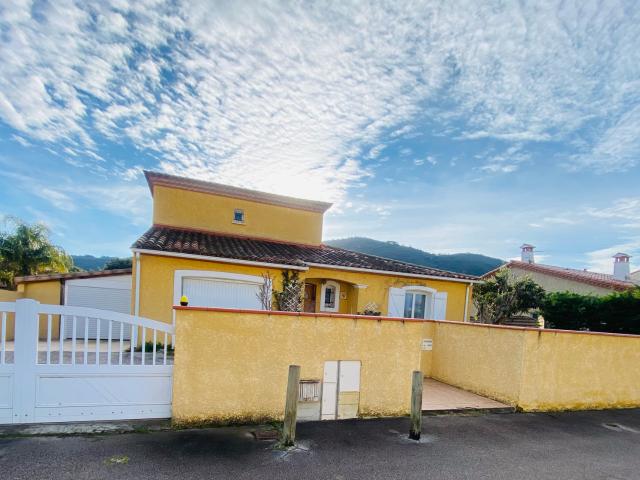 EXCLUSIVITÉ Villa familiale 4 faces avec garage, grand carport et jardin au Boulou