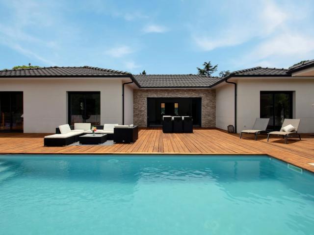 Exclusivité Villa haut de gamme construite en 2021 piscine