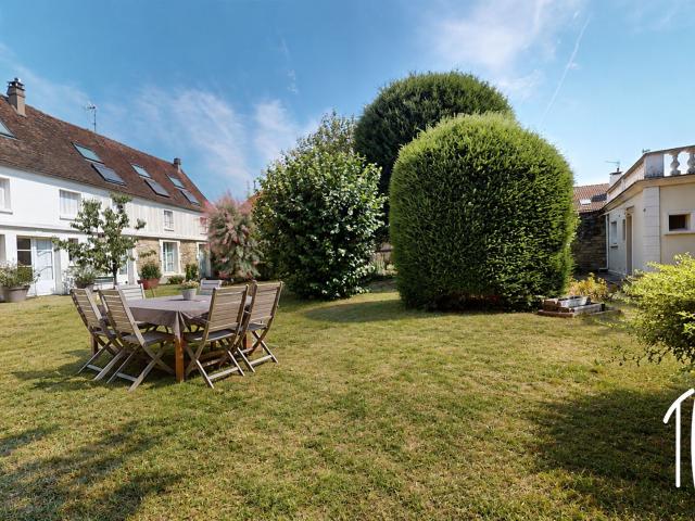 EXCLUSIVITE VITRY SUR SEINE UNE MAISON DANS UN LIEU HORS DU COMMUN