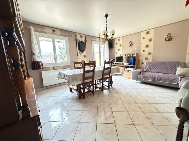 PAVILLON 73 m2 HABITABLES SOUS SOL 90 m2 ET PLATEAU DE 46 m2 PRET A AMENAGER