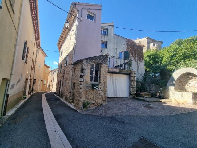 Exclusivité à Montmeyan ! maison de Village avec terrasse et. 66m² Montmeyan