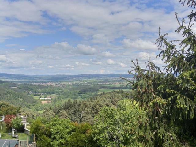 Exclusivité à Beauzac: Maison à fort potentiel avec vue imprenable 86 m² trois chambres et 1000m² de terrain