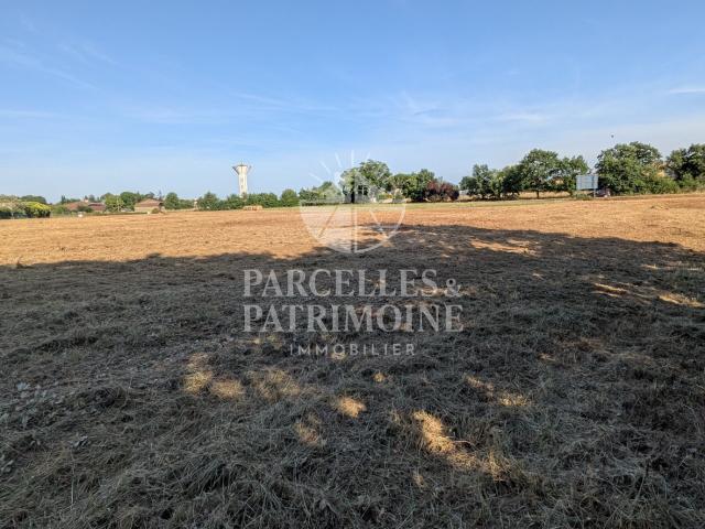 EXCLUSIVITÉ À BÉRAT – Terrain viabilisé de 715 m² dans le lotissement La Clef des Champs