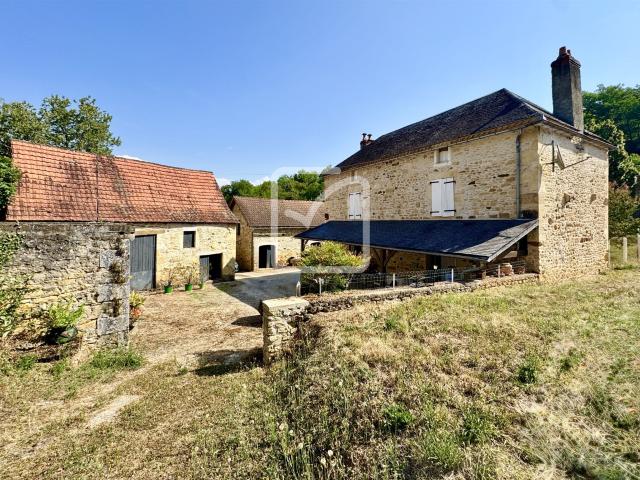 EXCLUSIVITE A deux pas de la Dordogne, rare ensemble immob. 135m² Saint Julien de Lampon