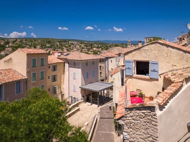 Exclusivité à Forcalquier, Maison de village 140 m² avec ter. 140m² Forcalquier