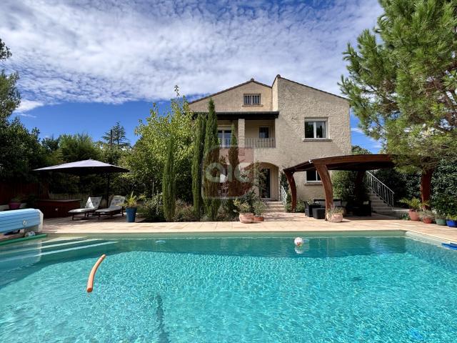 A.I.E. vous présente cette Grande villa familiale rénovée avec Appartement indépendant idéal locatif ou libér