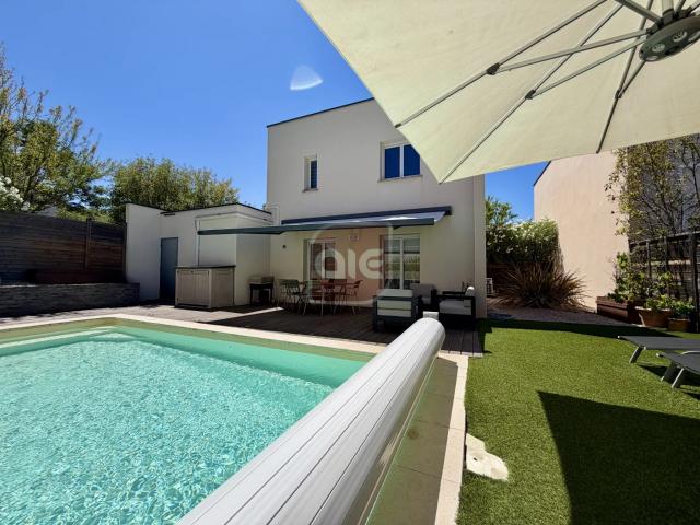 EXCLUSIVITÉ A.I.E. ! Superbe villa T4 récente de plus de 10