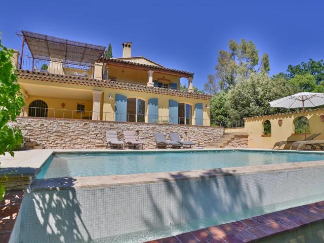 Exclusivite A la limite entre Saint Raphael et Frejus Su. 200m² Saint Raphaël