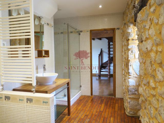 Exclusivité A louer Appartement d'exception au cœur d' Aniane 3 pièces, mezzanine et cave