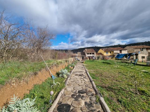 Exclusivite à quinson, maison de village en pierre, rénovée. 50m² Quinson
