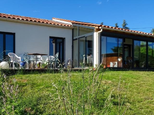 Exclusivité à St Etienne les Orgues. 5 minutes à pied du vil. 120m² Saint Etienne les Orgues