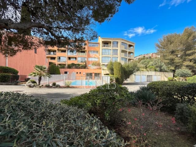 EXCLUSIVITE A vendre 2 pièces en rez de jardin résidence ave