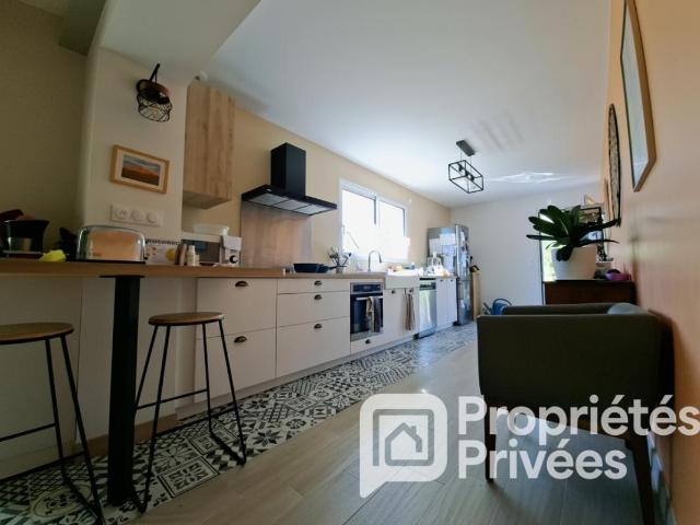 EXCLUSIVITE A VENDRE 37230 Fondettes centre, Maison 7 pièces 120 m², jardin arboré et clos, garage, cave