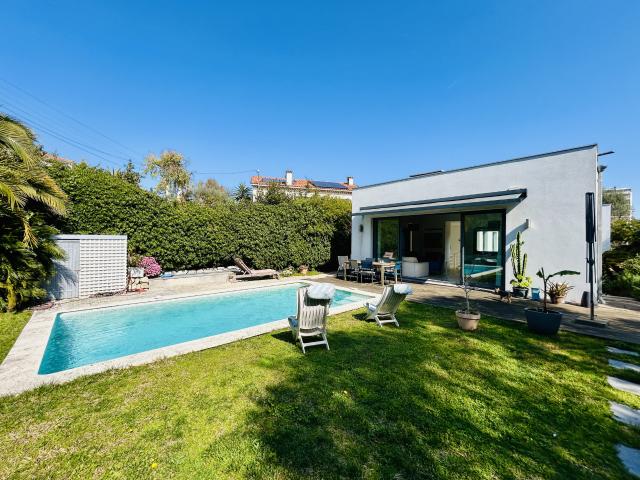 EXCLUSIVITE A VENDRE VILLA CONTEMPORAINE ANTIBES PLAGES & CENTRE VILLE A PIED PISCINE