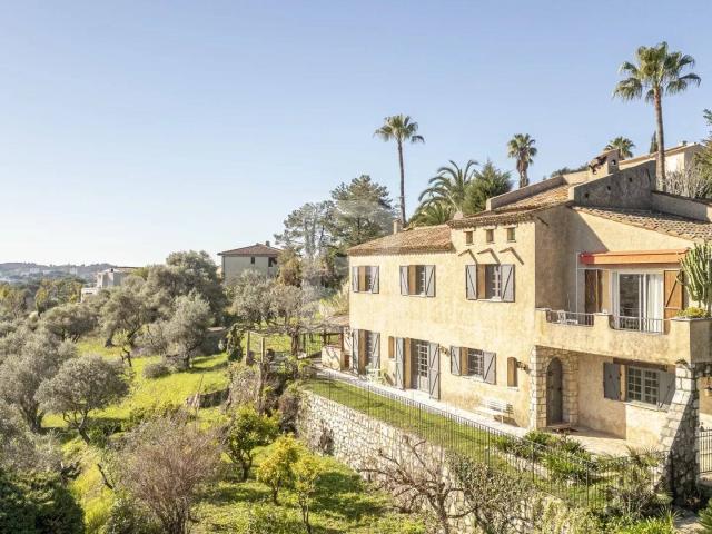 EXCLUSIVITÉ A vendre à Mougins, maison discrètement jumelée
