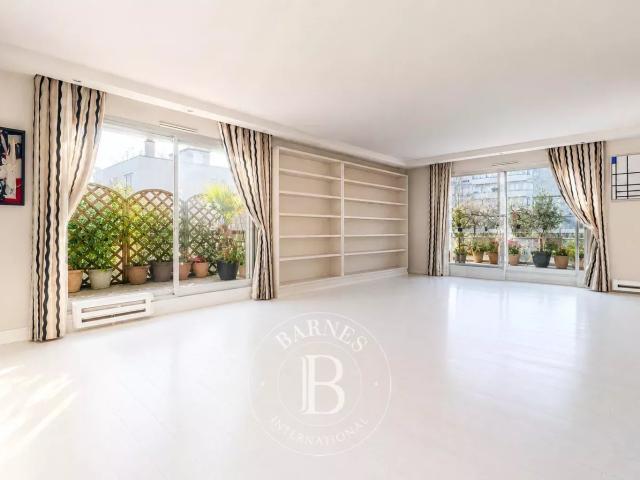 Exclusivité A vendre à Neuilly sur Seine Neuilly sur Seine Appartement 4 chambres Dernier étage Balcons terrasses
