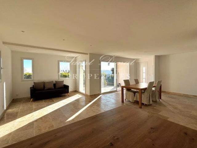 EXCLUSIVITE À vendre Maison individuelle neuve T5 en pleine propriété avec jardin et parkings à Grasse