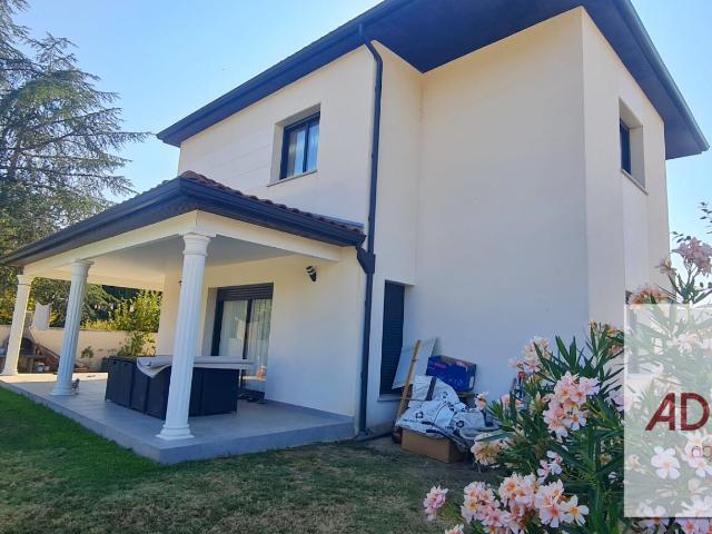 Exclusivité ADESIMMO: Villa récente de 6 pièces à vendre à Longages