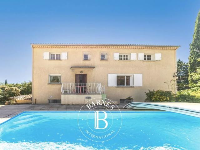 Exclusivité – Aix En Provence Maison 440 M² 8 Chambres. 389m² Aix en Provence