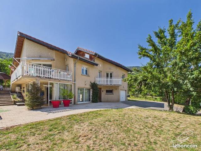 EXCLUSIVITE Allevard Maison lumineuse d’environ 200 m² avec studio indépendant