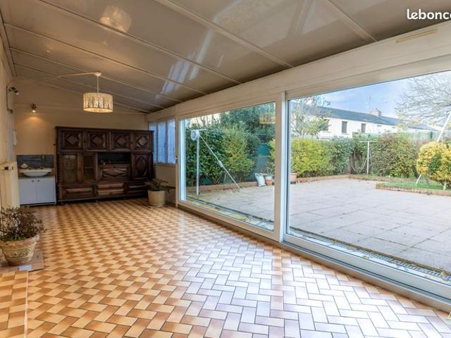 Exclusivité Allonnes – Maison familiale avec véranda et jardin, proche commodités