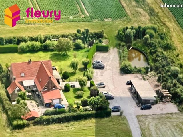 EXCLUSIVITÉ Ancien corps de ferme rénové – Plus de 300 m² habitables sur 5 000 m² de terrain