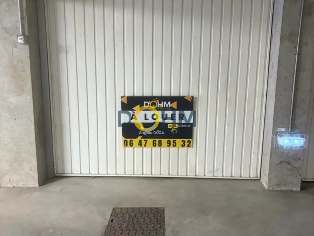 Exclusivité Andrezieux Boutheon Garage à louer dans une copr