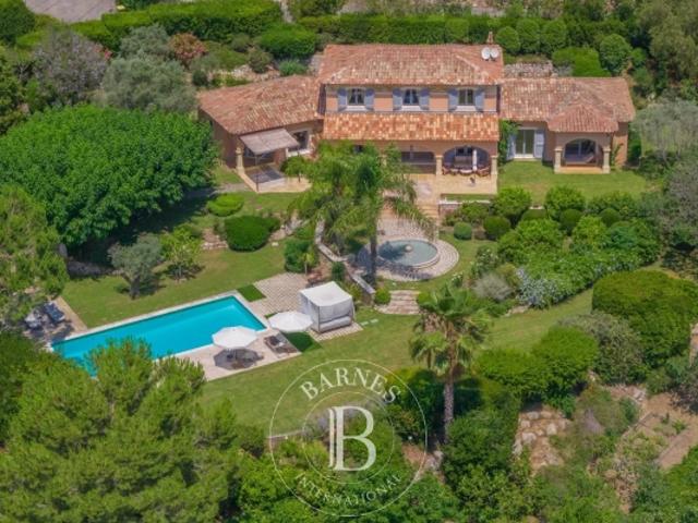 EXCLUSIVITÉ ANTIBES VILLA NÉO PROVENÇALE VUE MER