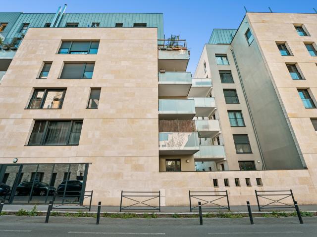 EXCLUSIVITE APPARTEMENT 3 PIECES 65 m2 METRO FRONT POPULAIRE