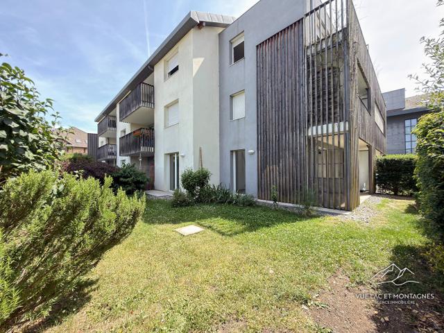 Appartement T2 43 m2 | Rez de jardin, jardin privatif 96 m2, garage fermé