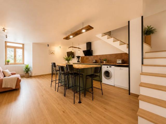 EXCLUSIVITÉ – APPARTEMENT T2 RÉNOVÉ AU CENTRE VILLE DE RÉGUSSE