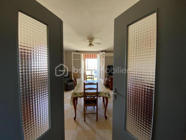 EXCLUSIVITE ! * APPARTEMENT TRAVERSANT AVEC CAVE DERNIER ETAGE TOULON