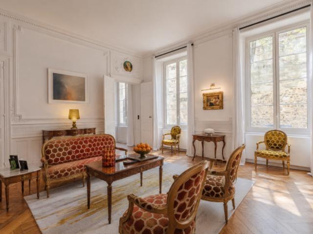 Exclusivité Appartement de caractère — Hôtel Particulier — Hyp