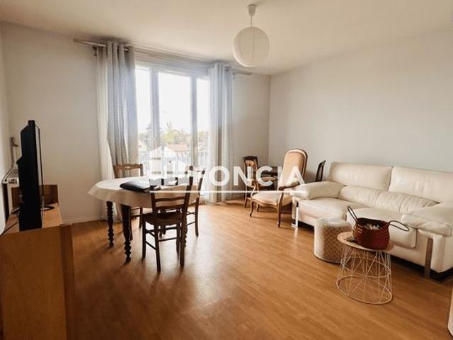 EXCLUSIVITÉ APPARTEMENT LIBRE DE SUITE / A PIED DE LA GARE ET DU CENTRE VILLE, BEAU T2 EN BON ÉTAT DE 50m² + CAVE ET PARKING EN S/SOL