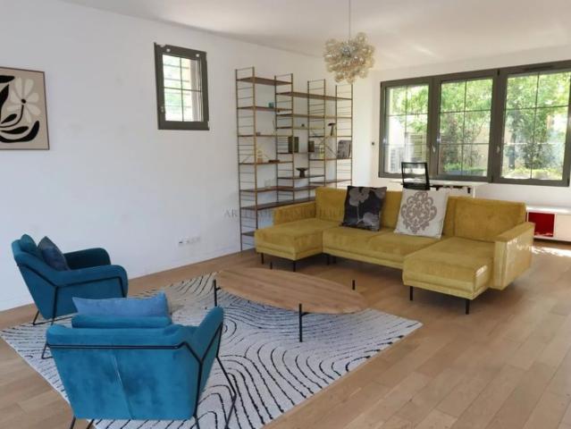 ? EXCLUSIVITÉ ARTHAUD IMMOBILIER — Superbe maison bioclimatique familiale de 207 m² avec terrasses, suite parentale et prestations haut de gamme aux portes de Paris ?
